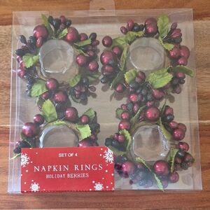 NEW Christmas Tree Shop Holiday Berries Napkin Rings Set of 4
